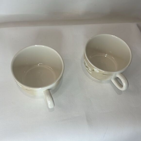 Crate & Barrel Orchid Coffee Cup Made England 12 Oz Floral Tan White Floral - Picture 4 of 5